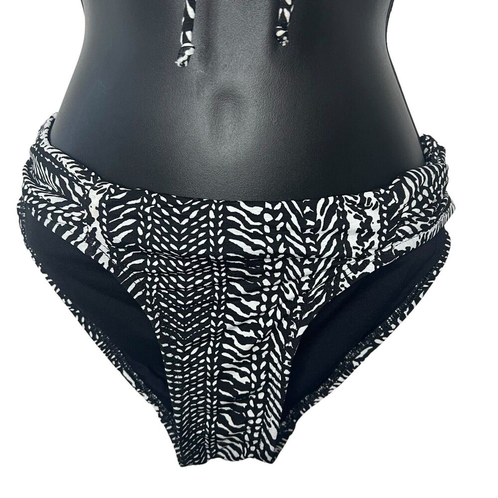 Robin Piccone Bikini Swimsuit Bottoms Medium Black Animal Print Style 150865